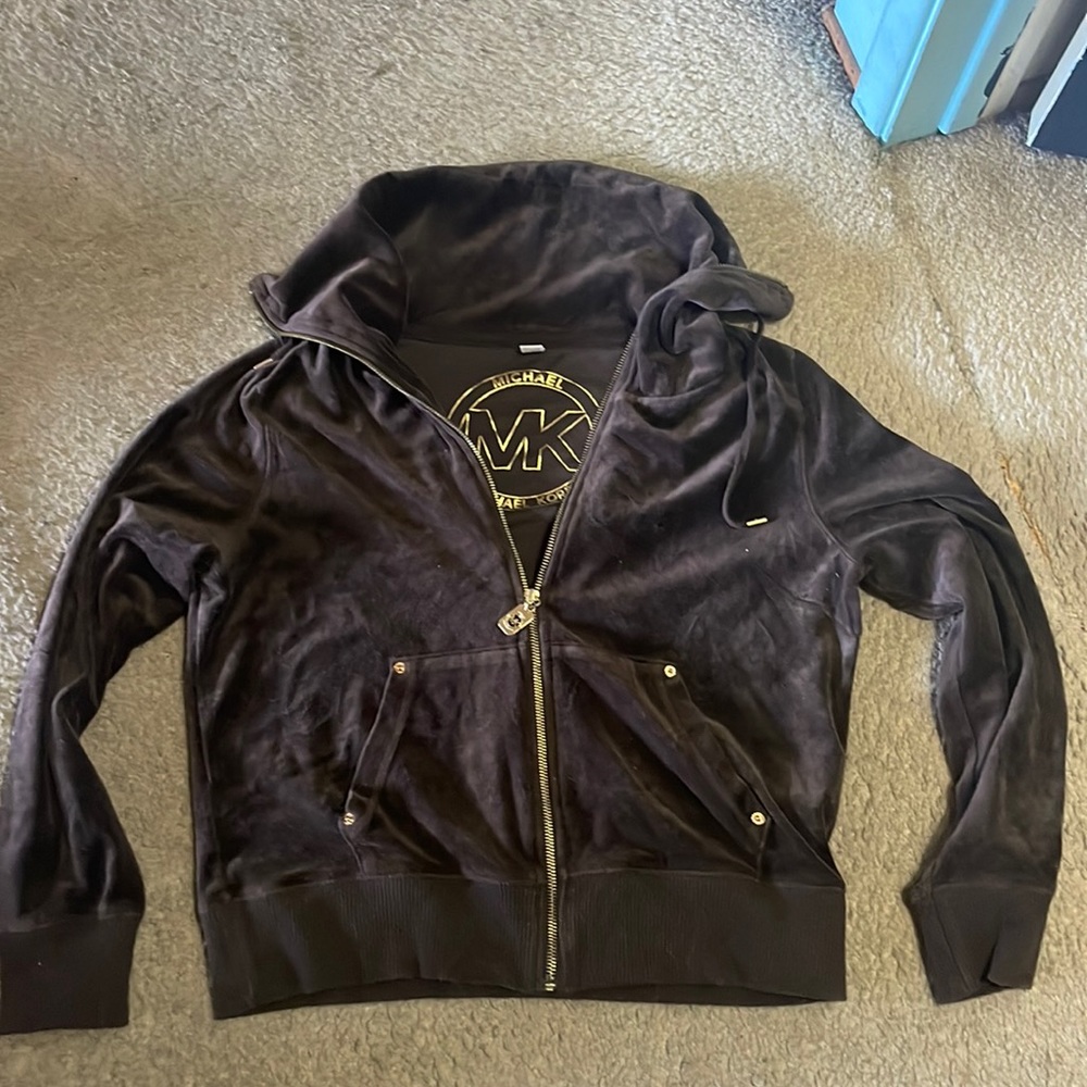 Selling authentic Michael Kors velvet cropped jacket!